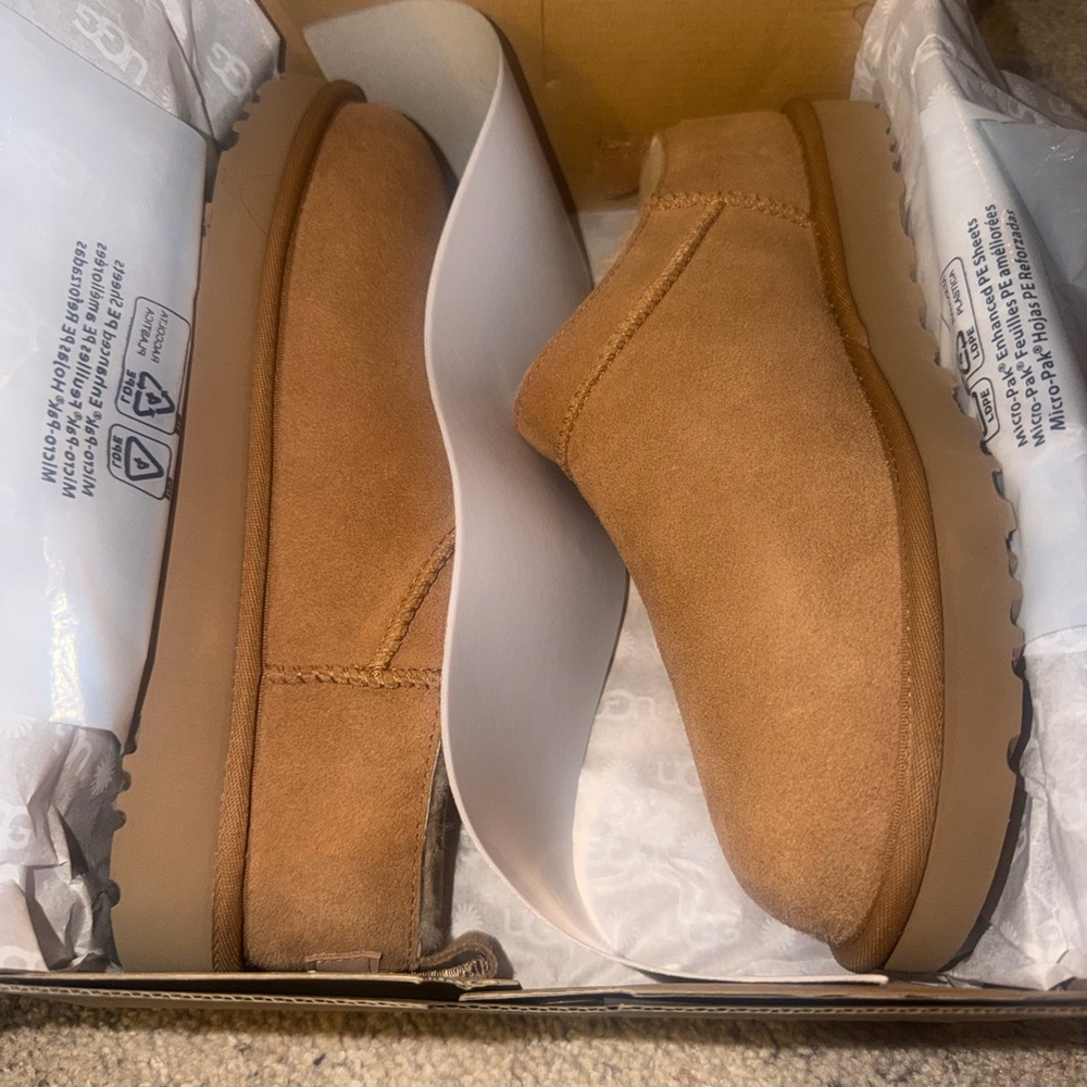 UGG Classic Micro Chestnut Suede Shearling Slip-On Clog - Picture 7 of 9